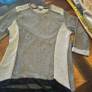 Distinct top size XL EUC Grey with black hem